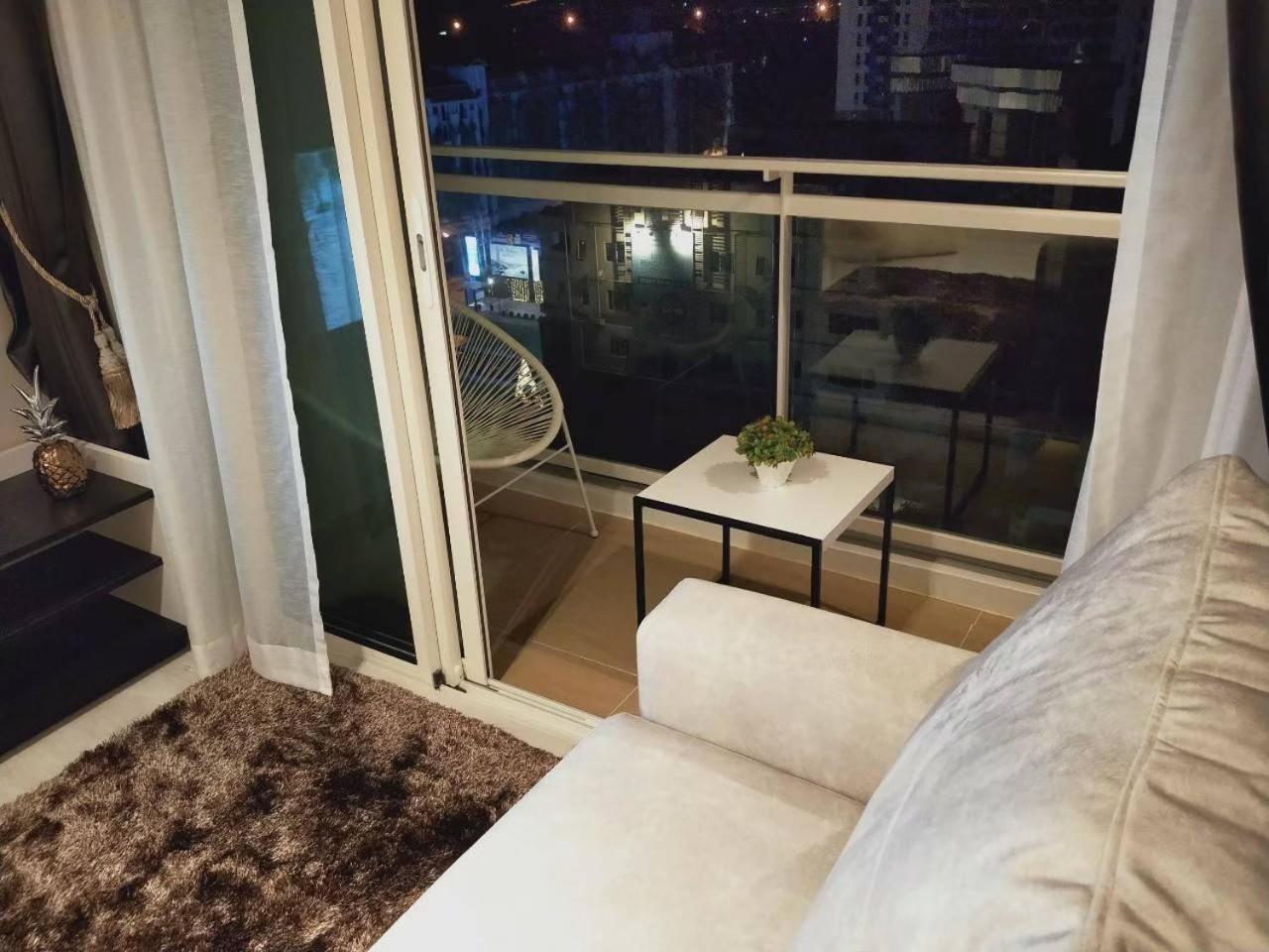 Veranda Residence Pattaya By Sea جومتين بيتش الغرفة الصورة